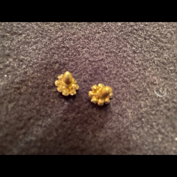 Costume Gold tone “Diamond and Emerald” Earrings - Picture 5 of 5